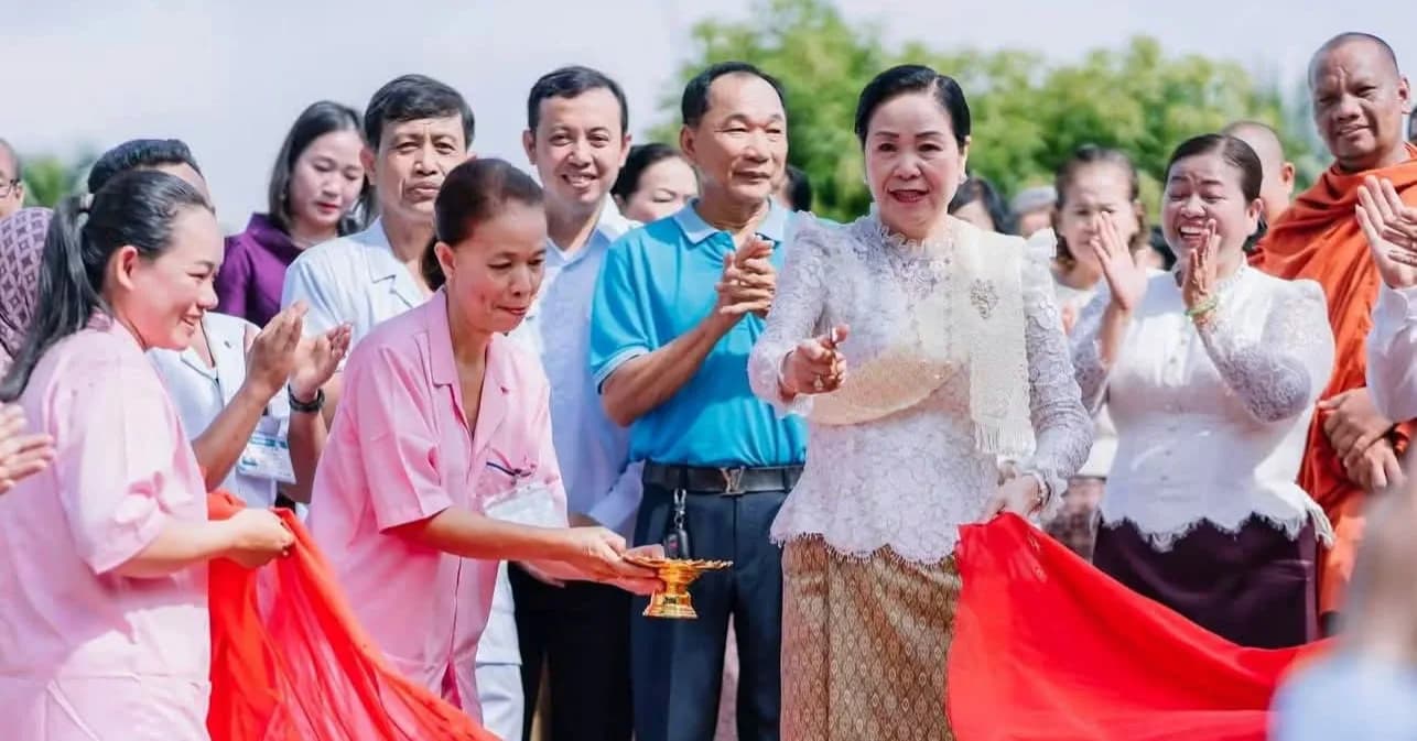 លោកជំទាវ ជឹម ម៉ានី ប្រាក់ វណ្ណឌី អញ្ជើញជាអធិបតីក្នុង ពិធីសូត្រមន្តឆ្លងសុំសេចក្តីសុខនិងបើកឱ្យប្រាស់នូវអគាររង់ចាំមុននិងក្រោយសម្រាល ១ខ្នង ២បន្ទប់ ដែលជាអំណោយដ៏ថ្លៃថ្លារបស់លោកជំទាវផ្ទាល់ និងក្រុមគ្រួសារ