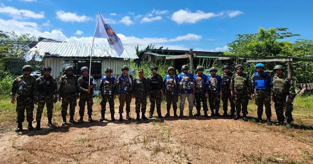 កម្ពុជាសម្របសម្រួលជូនក្រុមអ្នកសង្កេតការណ៍អាស៊ានចុះសង្កេតការណ៍ ផ្ទៀងផ្ទាត់ និងរាយការណ៍អំពីស្ថានភាពតាមបណ្តោយព្រំដែនកម្ពុជា-ថៃ នៅតំបន់ច្រកអានសេះ ស្ថិតនៅឃុំជាំក្សាន្ត ស្រុកជាំក្សាន្ត ខេត្តព្រះវិហារ
