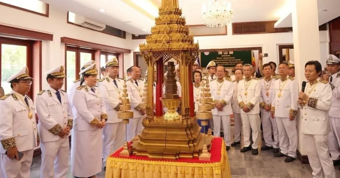 ពិធីប្រគល់ស្តម្ភរដ្ឋធម្មនុញ្ញចម្លង ដើម្បីតម្កល់នៅខេត្តក្រចេះ