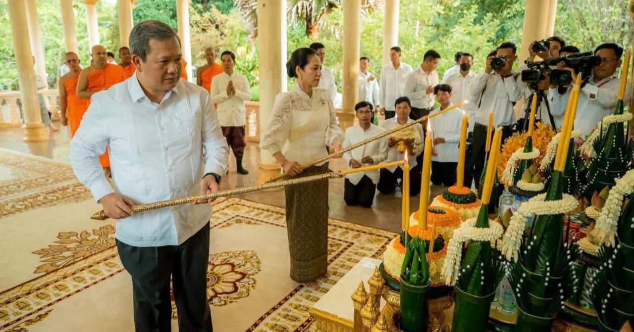 សម្តេចធិបតី និងលោកជំទាវបណ្ឌិត អញ្ជើញចូលរួមពិធីចម្រើនព្រះបរិត្ត និងសម្តែងធម៌បុណ្យភ្ជុំបិណ្ឌ នៅវត្តវាំងចាស់