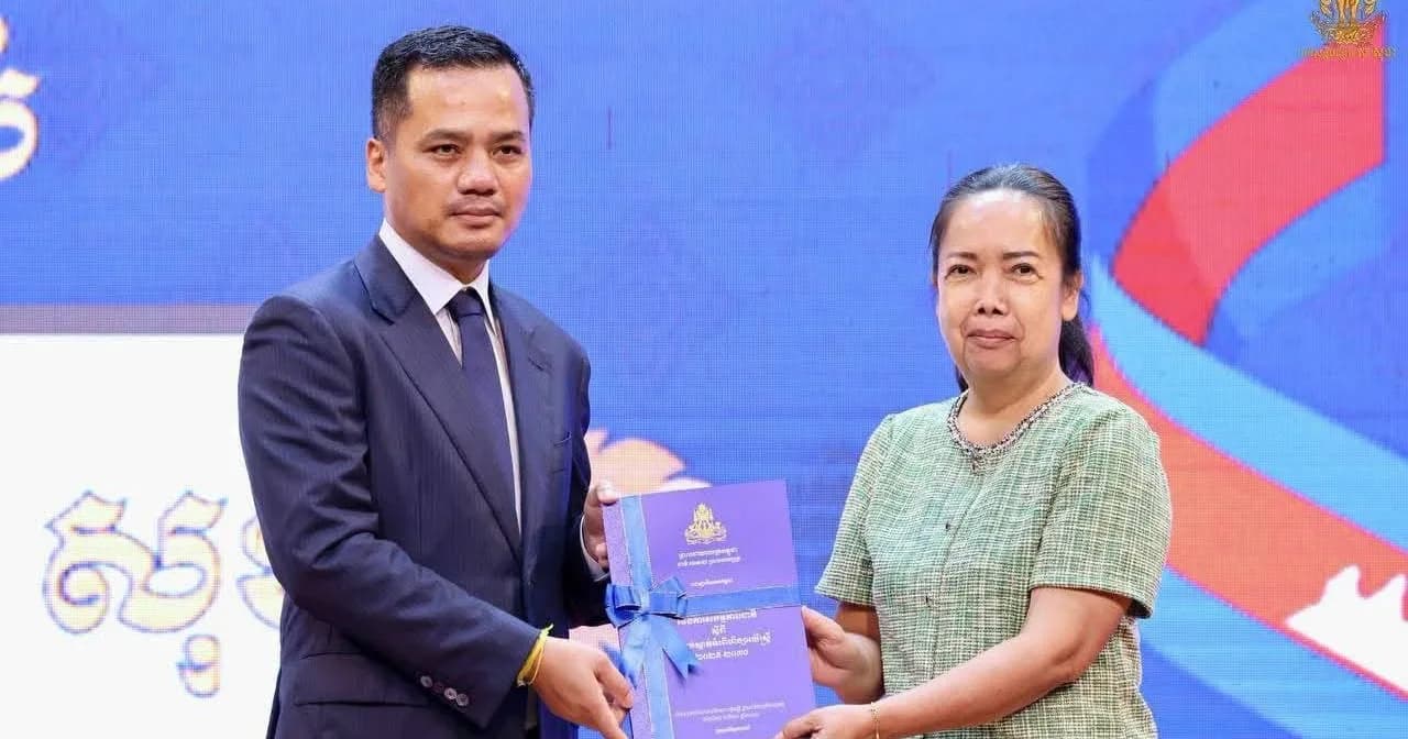 លោកស្រី ខាំ សុភាព អភិបាលរងខេត្តក្រចេះ  អញ្ជើញចូលរួមក្នុងពិធីប្រកាសផ្សព្វផ្សាយដាក់ឱ្យប្រើប្រាស់ជាផ្លូវការផែនការសកម្មភាពជាតិ “ស្តីពីការទប់ស្កាត់អំពើហិង្សាលើស្ត្រីលើកទី៤ ឆ្នាំ២០២៥-២០៣០“