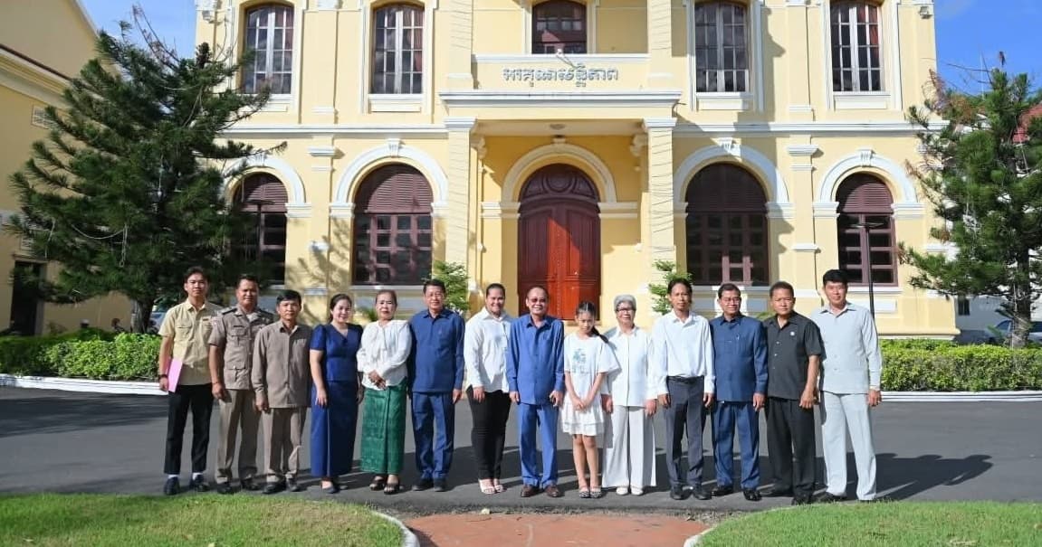 អភិបាលខេត្តក្រចេះ អញ្ជើញទទួលស្វាគមន៍ព្រះរាជដំណើរ ព្រះអង្គម្ចាស់ក្សត្រិយ៍ នរោត្តម ច័ន្ទទេវី